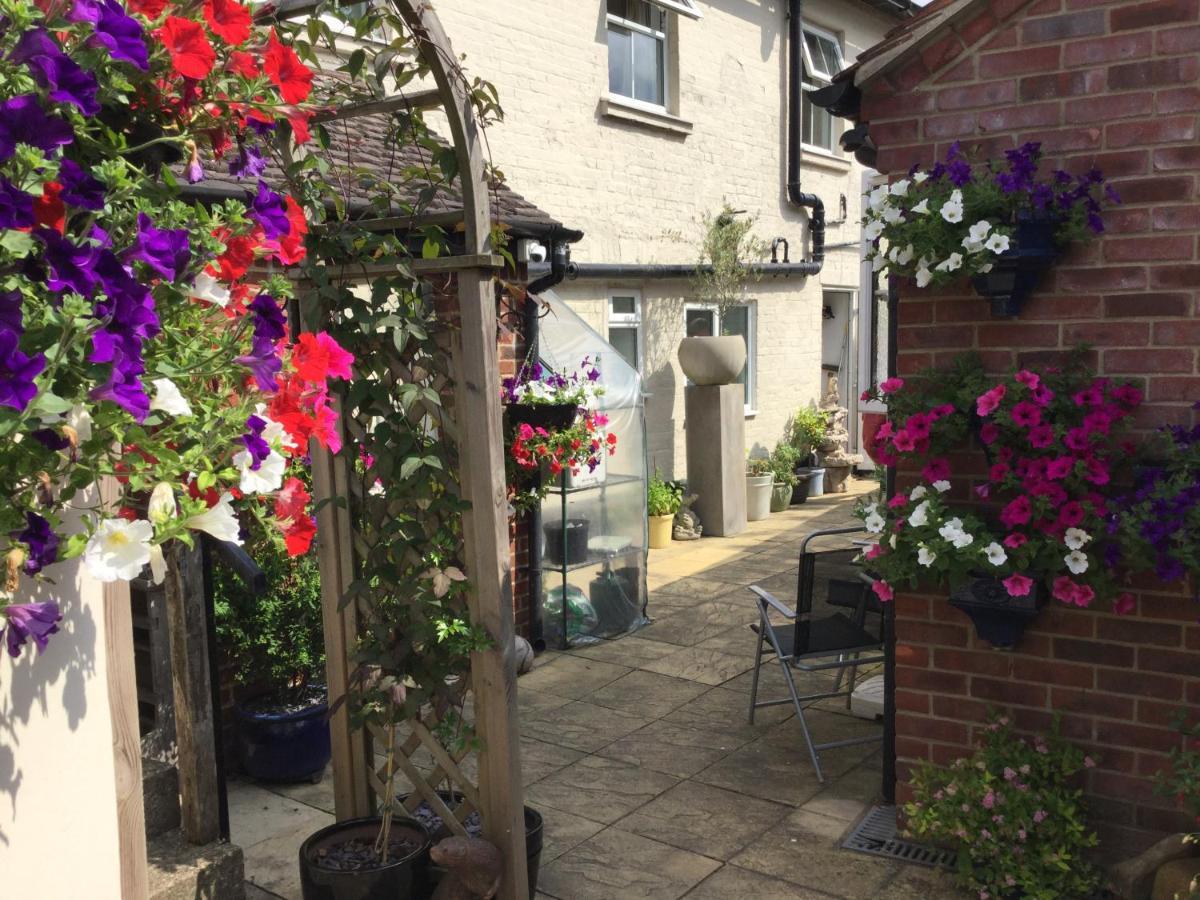 The Bell Inn Salisbury Exterior foto